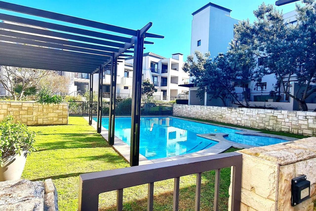 Waterside Townhouse Apartment *
