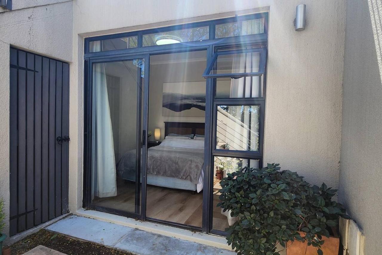 Waterside Townhouse Apartment Cape Town