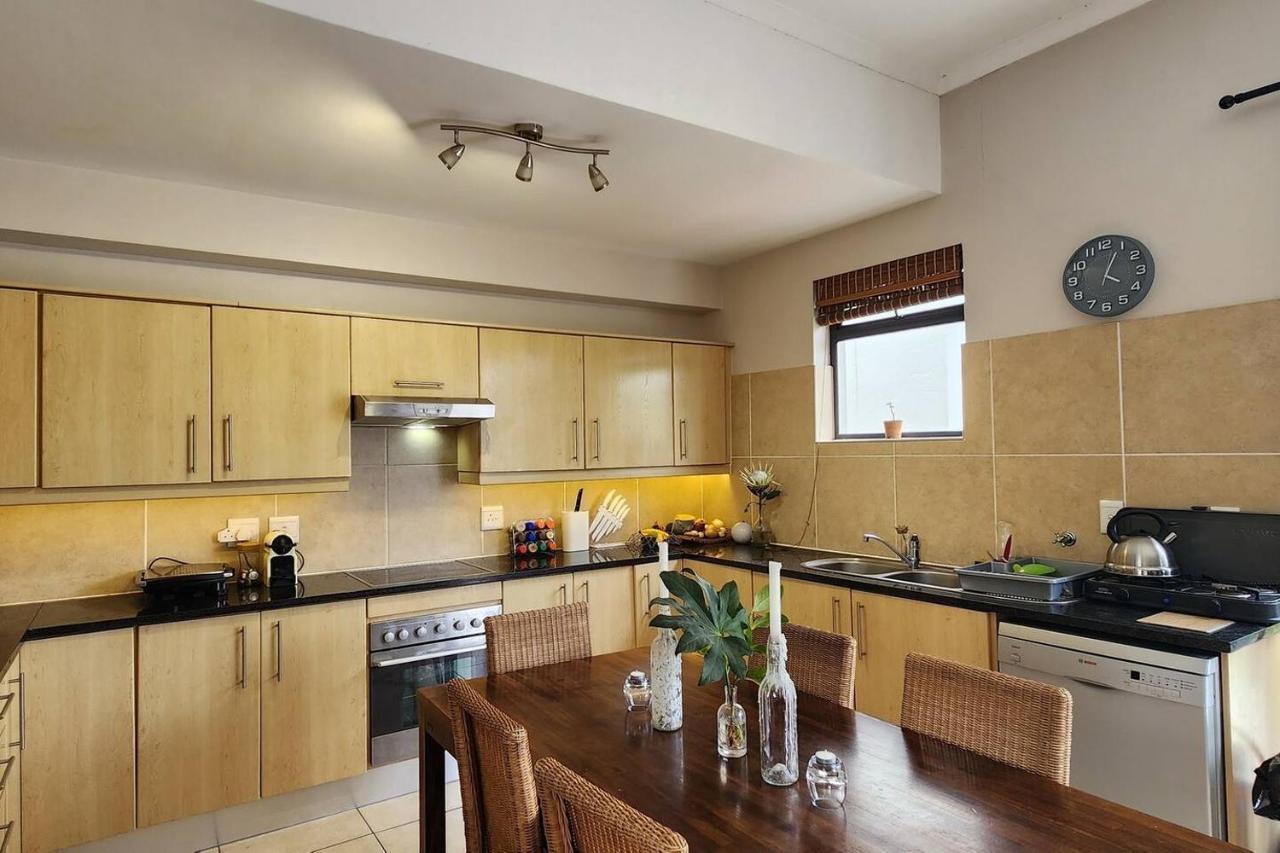 Waterside Townhouse Apartment Cape Town