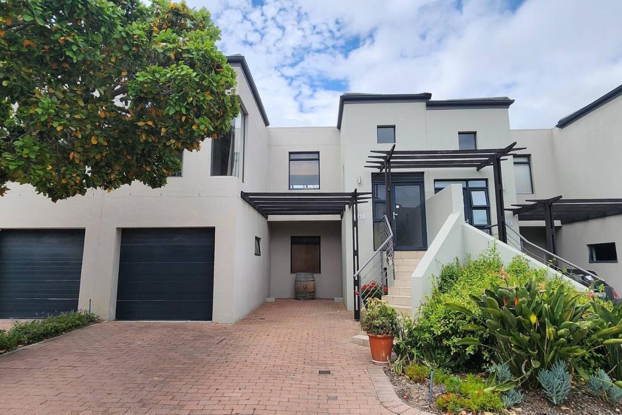 Waterside Townhouse *