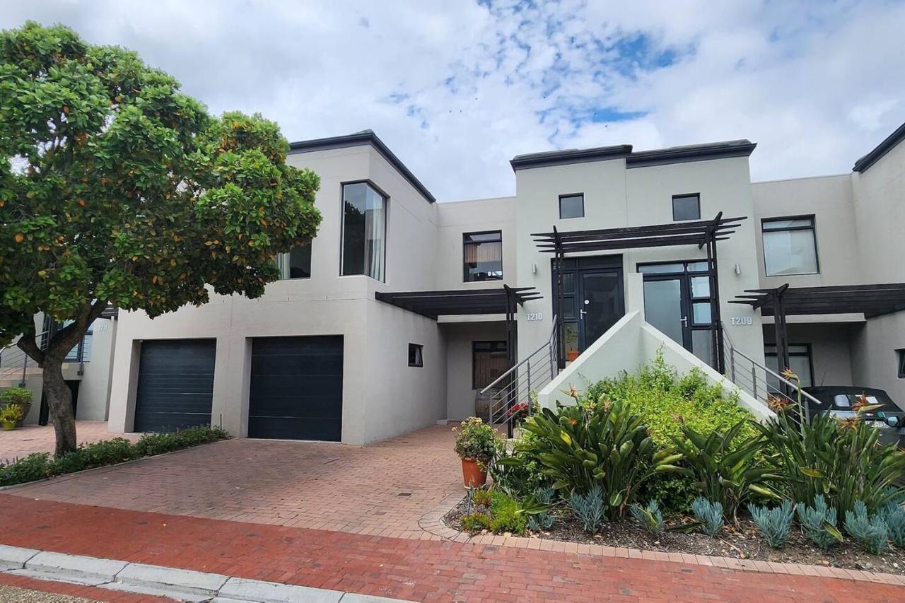 Waterside Townhouse * Cape Town